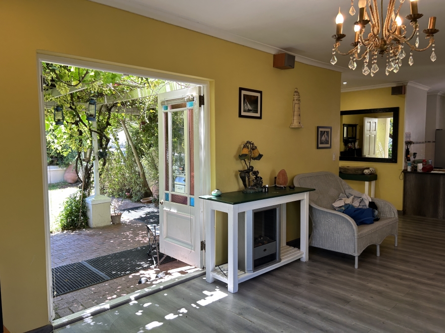 2 Bedroom Property for Sale in Zevenzicht Western Cape